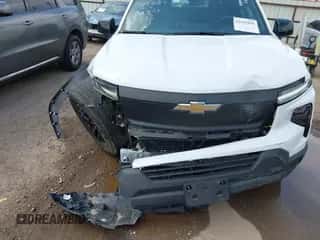 2024 Chevrolet Silverado EV Work Truck с VIN 1GC10VEL6RU200925, выставлен на аукционе IAAI как лот 42101870 с пробегом 11 817 миль миль и . История ставок и продаж доступна на DreamBid. Изображение 6.