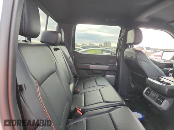 2024 Ford F-150 Lariat с VIN 1FTFW5LD9RFB02928, выставлен на аукционе Copart как лот 89614945 с пробегом 7 899 миль миль и Списание • Salvage title. История ставок и продаж доступна на DreamBid. Изображение 10.