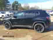2019 Jeep Compass Altitude z VIN 3C4NJCBB1KT612989, wystawiony jako IAAI lot #41330536 z przebiegiem 145 404 mil mil oraz . Historia ofert i sprzedaży dostępna na DreamBid. Obrazek 14.