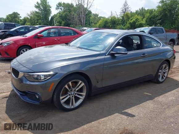 2019 BMW 4 Series 430i xDrive z VIN WBA4W5C52KAE51335, wystawiony jako IAAI lot #42978032 z przebiegiem 41 529 mil mil oraz . Historia ofert i sprzedaży dostępna na DreamBid. Obrazek 2.