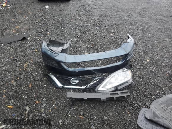 2017 Nissan Sentra SV z VIN 3N1AB7AP2HY327216, wystawiony jako Copart lot #81831565 z przebiegiem 120 902 mil mil oraz Szkoda całkowita • Salvage title. Historia ofert i sprzedaży dostępna na DreamBid. Obrazek 12.