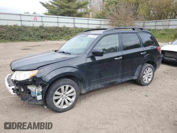 2013 Subaru Forester X Limited z VIN JF2SHAEC7DH430806, wystawiony jako Copart lot #82316925 z przebiegiem 129 387 mil mil oraz Czysty tytuł • Clean title. Historia ofert i sprzedaży dostępna na DreamBid. Obrazek 1.