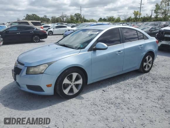 2011 Chevrolet Cruze 2LT with VIN 1G1PG5S99B7100555, listed as a Copart auction lot 84569885 with 116,689 mi miles and Clean title. Bid and sale history available at DreamBid. Image 1.