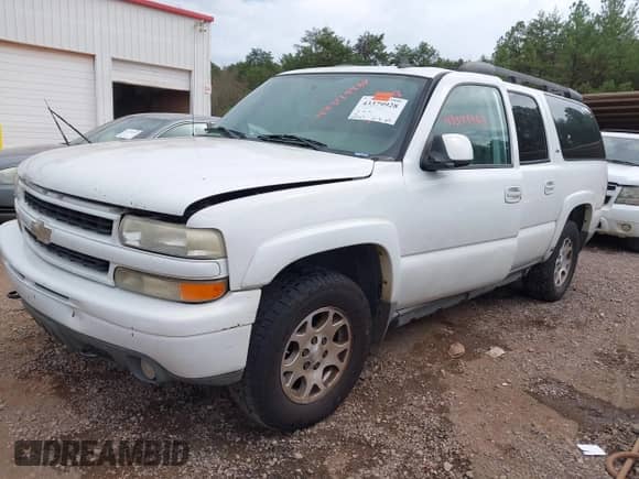 2006 Chevrolet Suburban LS z VIN 3GNFK16Z26G126680, wystawiony jako IAAI lot #43379928 z przebiegiem 293 567 mil mil oraz . Historia ofert i sprzedaży dostępna na DreamBid. Obrazek 2.