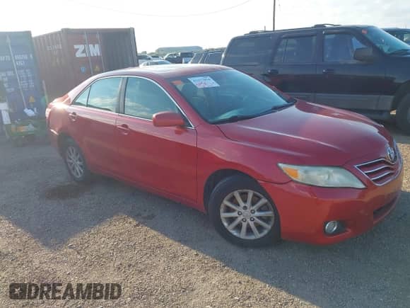 2011 Toyota Camry LE z VIN 4T4BF3EKXBR199400, wystawiony jako IAAI lot #43177854 z przebiegiem 311 896 mil mil oraz . Historia ofert i sprzedaży dostępna na DreamBid. Obrazek 1.