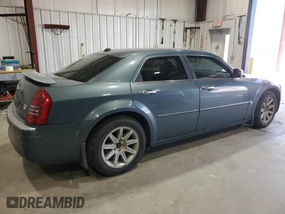 2005 Chrysler 300 C с VIN 2C3AA63HX5H608038, выставлен на аукционе Copart как лот 60085345 с пробегом 178 246 миль миль и Чистый • Clean title. История ставок и продаж доступна на DreamBid. Изображение 3.