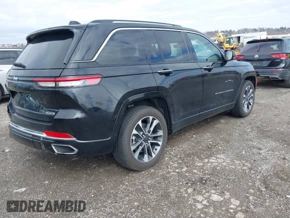 2024 Jeep Grand Cherokee Overland with VIN 1C4RJYD64RC712928, listed as a IAAI auction lot 41719688 with 2,636 mi miles and . Bid and sale history available at DreamBid. Image 4.