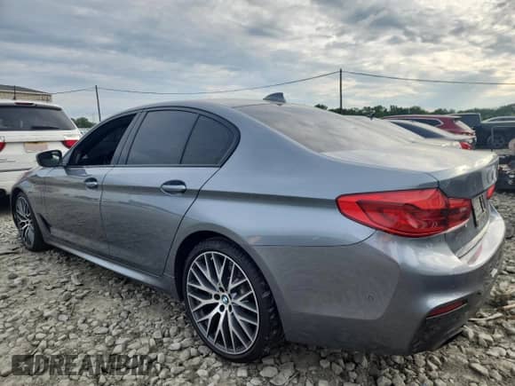 2019 BMW 5 Series 530e xDrive z VIN WBAJB1C54KB375874, wystawiony jako Copart lot #65095785 z przebiegiem 62 300 mil mil oraz Szkoda całkowita • Salvage title. Historia ofert i sprzedaży dostępna na DreamBid. Obrazek 2.