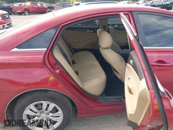 2011 Hyundai Sonata GLS z VIN 5NPEB4AC6BH186505, wystawiony jako IAAI lot #42957753 z przebiegiem 118 577 mil mil oraz . Historia ofert i sprzedaży dostępna na DreamBid. Obrazek 8.