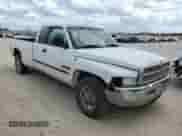 2001 Dodge 2500 z VIN 3B7KC23681G234556, wystawiony jako Copart lot #89559735 z przebiegiem 247 522 mil mil oraz Czysty tytuł • Clean title. Historia ofert i sprzedaży dostępna na DreamBid. Obrazek 4.