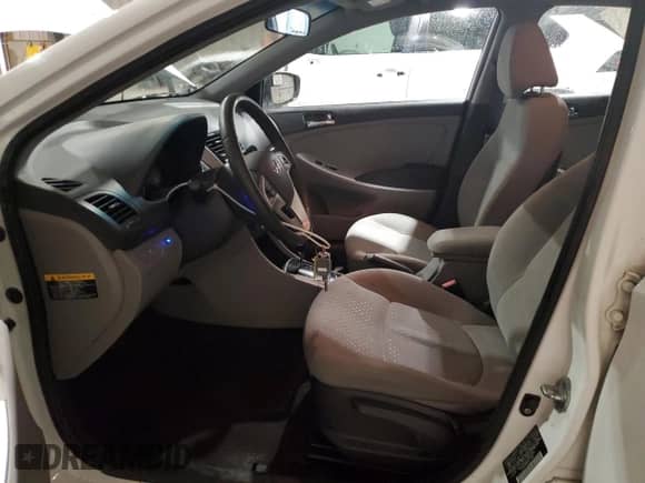 2012 Hyundai Accent SE z VIN KMHCU5AE6CU054999, wystawiony jako Copart lot #81822645 z przebiegiem 95 131 mil mil oraz Szkoda całkowita • Salvage title. Historia ofert i sprzedaży dostępna na DreamBid. Obrazek 7.