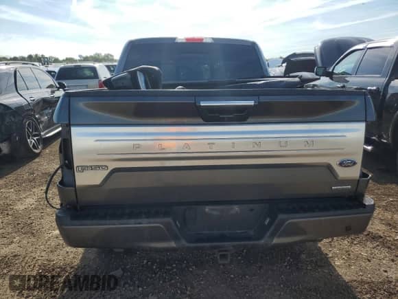 2018 Ford F-150 Lariat z VIN 1FTEW1EG1JFB97226, wystawiony jako Copart lot #70142385 z przebiegiem 183 295 mil mil oraz Szkoda całkowita • Salvage title. Historia ofert i sprzedaży dostępna na DreamBid. Obrazek 6.