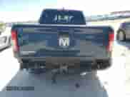 2022 Ram 1500 Lone Star z VIN 1C6RREBT6NN187330, wystawiony jako Copart lot #46941135 z przebiegiem 80 181 mil mil oraz Czysty tytuł • Clean title. Historia ofert i sprzedaży dostępna na DreamBid. Obrazek 6.