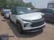 2025 Chevrolet TrailBlazer RS с VIN KL79MTSL7SB080115, выставлен на аукционе IAAI как лот 42416790 с пробегом 6 068 миль миль и . История ставок и продаж доступна на DreamBid. Изображение 1.