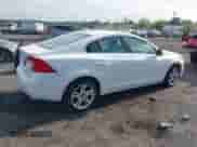 2014 Volvo S60 T5 с VIN YV1612FH2E2292076, выставлен на аукционе IAAI как лот 43317234 с пробегом 140 865 миль миль и . История ставок и продаж доступна на DreamBid. Изображение 4.