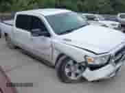 2022 Ram 1500 Big Horn z VIN 1C6RRFFG1NN432425, wystawiony jako IAAI lot #42633295 z przebiegiem 85 835 mil mil oraz . Historia ofert i sprzedaży dostępna na DreamBid. Obrazek 13.