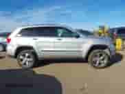 2012 Jeep Grand Cherokee Overland с VIN 1C4RJFCTXCC201422, выставлен на аукционе IAAI как лот 41283376 с пробегом 93 736 миль миль и . История ставок и продаж доступна на DreamBid. Изображение 13.