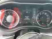 2020 Dodge Challenger SXT z VIN 2C3CDZGG5LH190004, wystawiony jako Copart lot #49739205 z przebiegiem 39 256 mil mil oraz Szkoda całkowita • Salvage title. Historia ofert i sprzedaży dostępna na DreamBid. Obrazek 9.