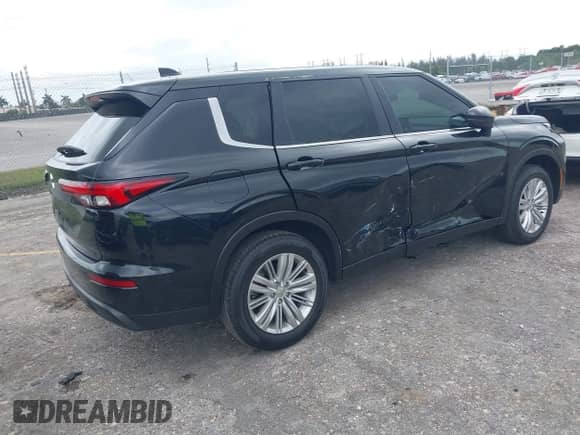 2024 Mitsubishi Outlander ES with VIN JA4J3UA80RZ067000, listed as a IAAI auction lot 42016132 with 2,666 mi miles and . Bid and sale history available at DreamBid. Image 4.
