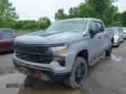 2024 Chevrolet Silverado 1500 Custom Trail Boss z VIN 3GCPDCEK2RG197468, wystawiony jako IAAI lot #42285969 z przebiegiem Nie podano mil oraz . Historia ofert i sprzedaży dostępna na DreamBid. Obrazek 6.