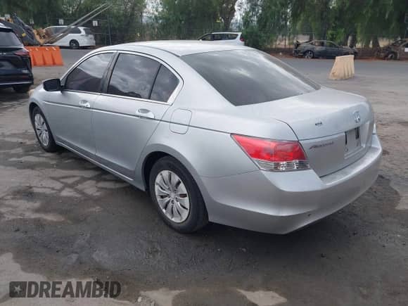 2010 Honda Accord LX z VIN 1HGCP2F30AA173293, wystawiony jako IAAI lot #43405955 z przebiegiem 192 791 mil mil oraz . Historia ofert i sprzedaży dostępna na DreamBid. Obrazek 3.