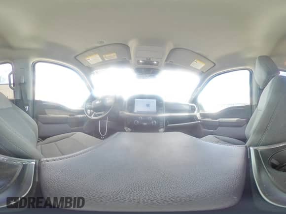 2021 Ford F-150 XL z VIN 1FTFW1E81MFA78366, wystawiony jako Copart lot #61080695 z przebiegiem 64 056 mil mil oraz Szkoda całkowita • Salvage title. Historia ofert i sprzedaży dostępna na DreamBid. Obrazek 14.