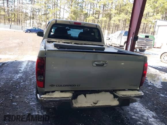 2010 Chevrolet Colorado 1LT z VIN 1GCDSCDE0A8101688, wystawiony jako IAAI lot #41631414 z przebiegiem 220 308 mil mil oraz . Historia ofert i sprzedaży dostępna na DreamBid. Obrazek 16.