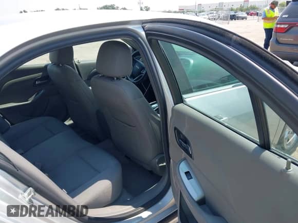 2014 Chevrolet Malibu LS с VIN 1G11B5SL2EF281802, выставлен на аукционе IAAI как лот 43089950 с пробегом 174 640 миль миль и . История ставок и продаж доступна на DreamBid. Изображение 8.