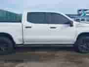2024 Chevrolet Silverado 1500 LT Trail Boss z VIN 3GCUDFED9RG407845, wystawiony jako IAAI lot #41843864 z przebiegiem 14 058 mil mil oraz . Historia ofert i sprzedaży dostępna na DreamBid. Obrazek 13.