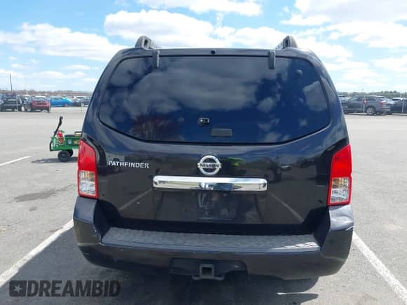 2011 Nissan Pathfinder LE z VIN 5N1AR1NB1BC601571, wystawiony jako IAAI lot #41981127 z przebiegiem 175 849 mil mil oraz . Historia ofert i sprzedaży dostępna na DreamBid. Obrazek 14.