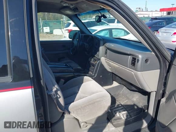 2004 Chevrolet Tahoe Special Service with VIN 1GNEK13V44J293230, listed as a IAAI auction lot 42004302 with 157,924 mi miles and . Bid and sale history available at DreamBid. Image 5.
