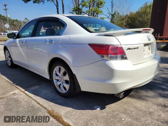 2009 Honda Accord EX-L with VIN 1HGCP36849A044437, listed as a IAAI auction lot 41705876 with 228,180 mi miles and . Bid and sale history available at DreamBid. Image 4.