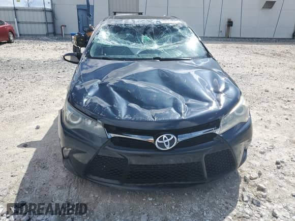 2015 Toyota Camry SE z VIN 4T1BF1FK9FU092549, wystawiony jako Copart lot #84592665 z przebiegiem 281 885 mil mil oraz Szkoda całkowita • Salvage title. Historia ofert i sprzedaży dostępna na DreamBid. Obrazek 5.