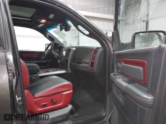 2016 Ram 1500 Rebel z VIN 1C6RR7YT2GS216684, wystawiony jako IAAI lot #41892815 z przebiegiem 79 648 mil mil oraz . Historia ofert i sprzedaży dostępna na DreamBid. Obrazek 5.