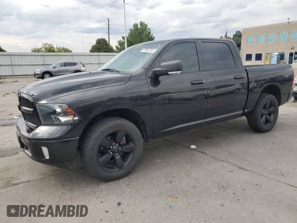 2018 Ram 1500 Big Horn z VIN 1C6RR7LGXJS129391, wystawiony jako Copart lot #67954745 z przebiegiem 62 556 mil mil oraz Szkoda całkowita • Salvage title. Historia ofert i sprzedaży dostępna na DreamBid. Obrazek 1.