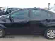 2017 Chevrolet Sonic LS z VIN 1G1JB5SH0H4144580, wystawiony jako IAAI lot #42421237 z przebiegiem 95 014 mil mil oraz . Historia ofert i sprzedaży dostępna na DreamBid. Obrazek 14.