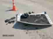 2004 Chevrolet Tahoe LS z VIN 1GNEC13V64R174187, wystawiony jako Copart lot #81598935 z przebiegiem Nie podano mil oraz Szkoda całkowita • Salvage title. Historia ofert i sprzedaży dostępna na DreamBid. Obrazek 13.