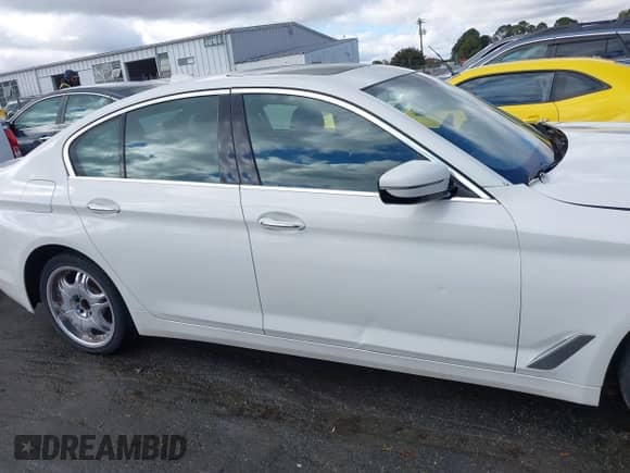 2017 BMW 5 Series 530i xDrive с VIN WBAJA7C30HWA70963, выставлен на аукционе IAAI как лот 43555246 с пробегом 142 310 миль миль и . История ставок и продаж доступна на DreamBid. Изображение 13.