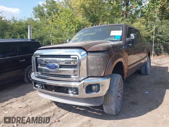 2011 Ford F-250 XL z VIN 1FT7W2BT6BEB18589, wystawiony jako IAAI lot #43122469 z przebiegiem 232 825 mil mil oraz . Historia ofert i sprzedaży dostępna na DreamBid. Obrazek 2.