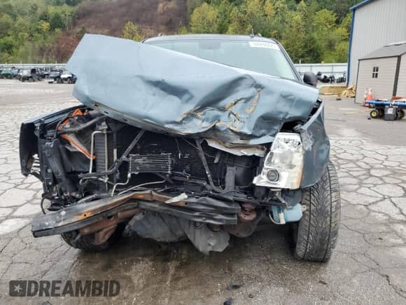 2009 Cadillac Escalade ESV with VIN 1GYFK26269R267347, listed as a Copart auction lot 84268825 with Not provided miles and Salvage title. Bid and sale history available at DreamBid. Image 5.