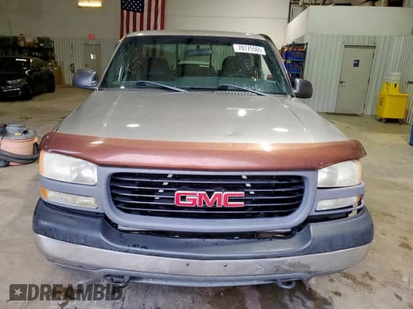2001 GMC Sierra 1500 SL with VIN 1GTEC14W91Z225726, listed as a Copart auction lot 70775565 with 217,081 mi miles and Salvage title. Bid and sale history available at DreamBid. Image 5.