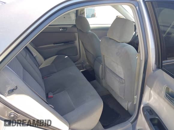 2005 Toyota Camry STD with VIN 4T1BE32K15U989898, listed as a IAAI auction lot 42880938 with 210,464 mi miles and . Bid and sale history available at DreamBid. Image 8.