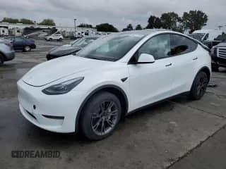 2024 Tesla Model Y с VIN 7SAYGDED7RF184503, выставлен на аукционе Copart как лот 84777105 с пробегом 16 218 миль миль и Списание • Salvage title. История ставок и продаж доступна на DreamBid. Изображение 1.