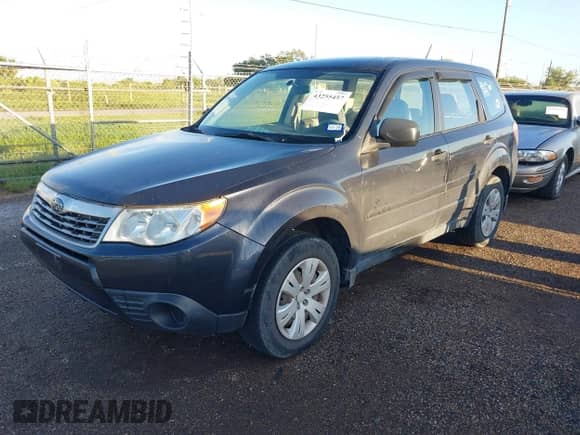 2009 Subaru Forester X with VIN JF2SH61639H704040, listed as a IAAI auction lot 43255457 with 180,871 mi miles and . Bid and sale history available at DreamBid. Image 2.
