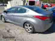 2013 Hyundai Elantra GLS z VIN KMHDH4AE0DU675062, wystawiony jako IAAI lot #43186022 z przebiegiem 146 855 mil mil oraz . Historia ofert i sprzedaży dostępna na DreamBid. Obrazek 3.