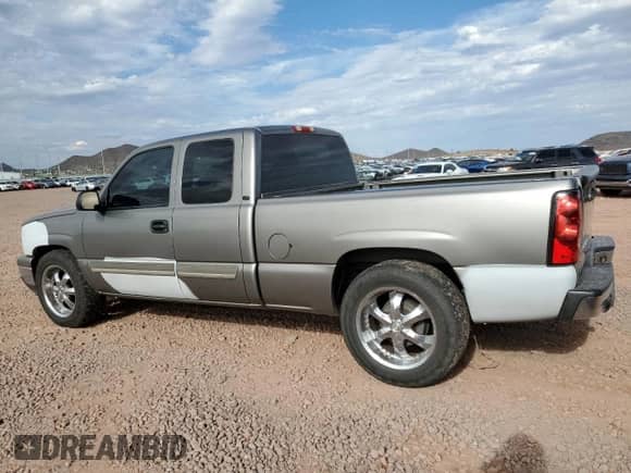 2006 Chevrolet Silverado 1500 LT1 z VIN 1GCEC19Z36Z276701, wystawiony jako Copart lot #70864855 z przebiegiem 233 957 mil mil oraz Czysty tytuł • Clean title. Historia ofert i sprzedaży dostępna na DreamBid. Obrazek 2.