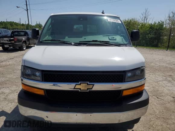 2020 Chevrolet Express Passenger LT z VIN 1GAZGPFP1L1268224, wystawiony jako Copart lot #54132585 z przebiegiem 200 621 mil mil oraz Czysty tytuł • Clean title. Historia ofert i sprzedaży dostępna na DreamBid. Obrazek 5.