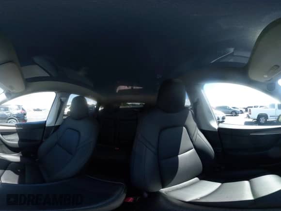 2024 Tesla Model Y с VIN 7SAYGDEDXRF050391, выставлен на аукционе IAAI как лот 43327993 с пробегом 60 206 миль миль и . История ставок и продаж доступна на DreamBid. Изображение 18.