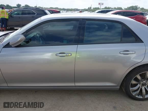 2014 Chrysler 300 S with VIN 2C3CCABG8EH223172, listed as a IAAI auction lot 42749263 with 119,518 mi miles and . Bid and sale history available at DreamBid. Image 14.