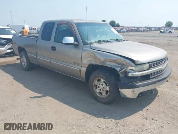 2000 Chevrolet Silverado 1500 LS z VIN 2GCEC19T8Y1312440, wystawiony jako IAAI lot #42914407 z przebiegiem 257 638 mil mil oraz . Historia ofert i sprzedaży dostępna na DreamBid. Obrazek 1.